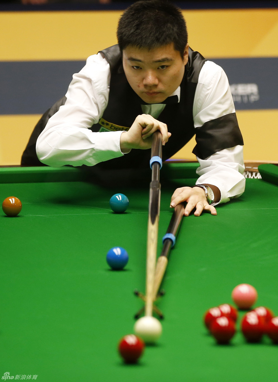 边路传中控 边路传中控