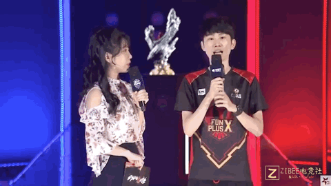 面对紧手 面对紧手